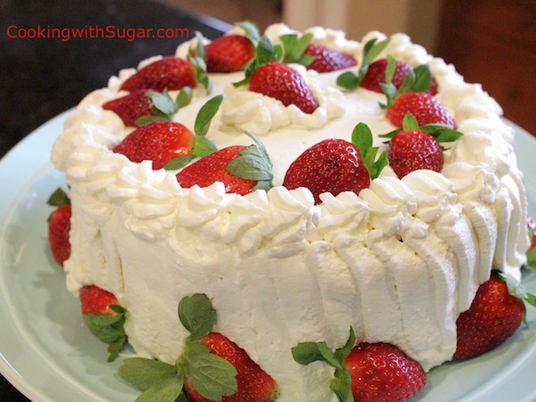Delicious-Beautiful-Strawberry-Whipped-Cream-Short-Birthday-Cake-Dessert-Idea.jpg